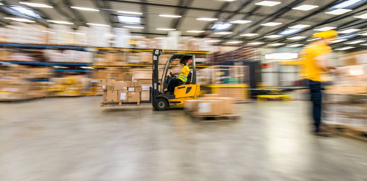 moving parcels in a warehouse